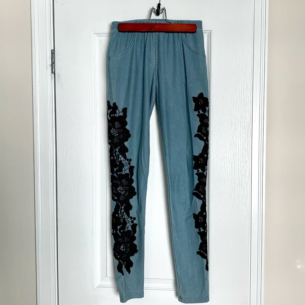 Calzedonia Jean Leggings with Black Lace/Crochet Flowers